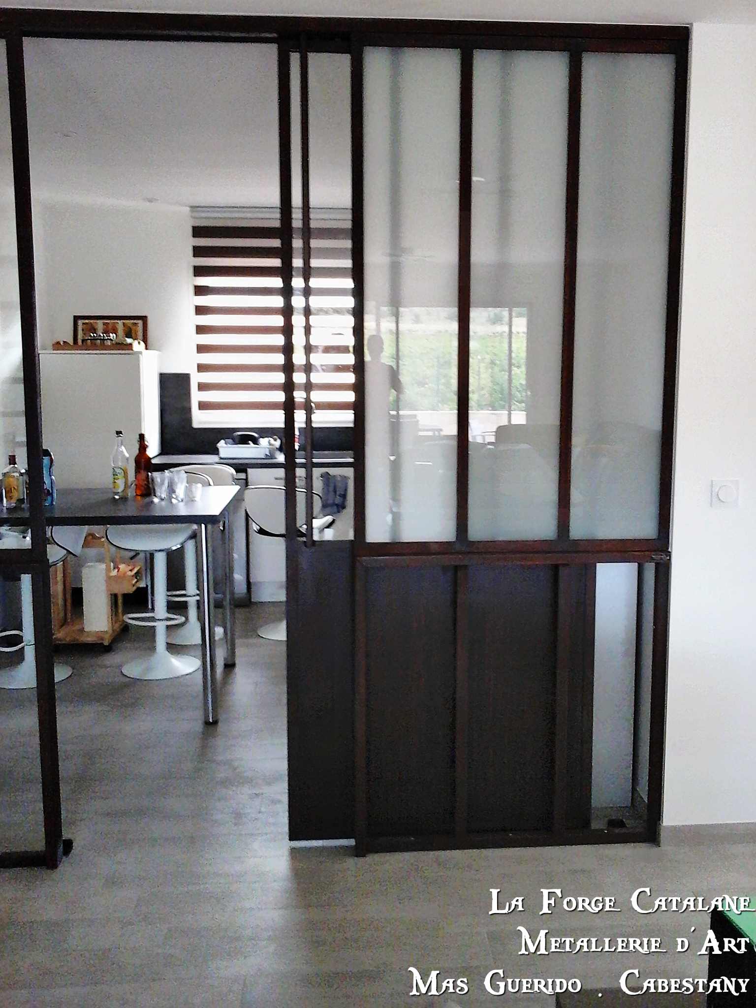 verriere ouvrant coulissant rouille clair fer forge catalane cabestany.jpg